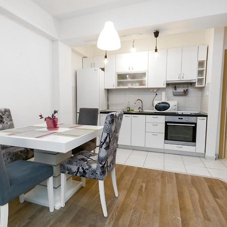 One Bedroom Apartment With Private Parking Scopia Exterior foto