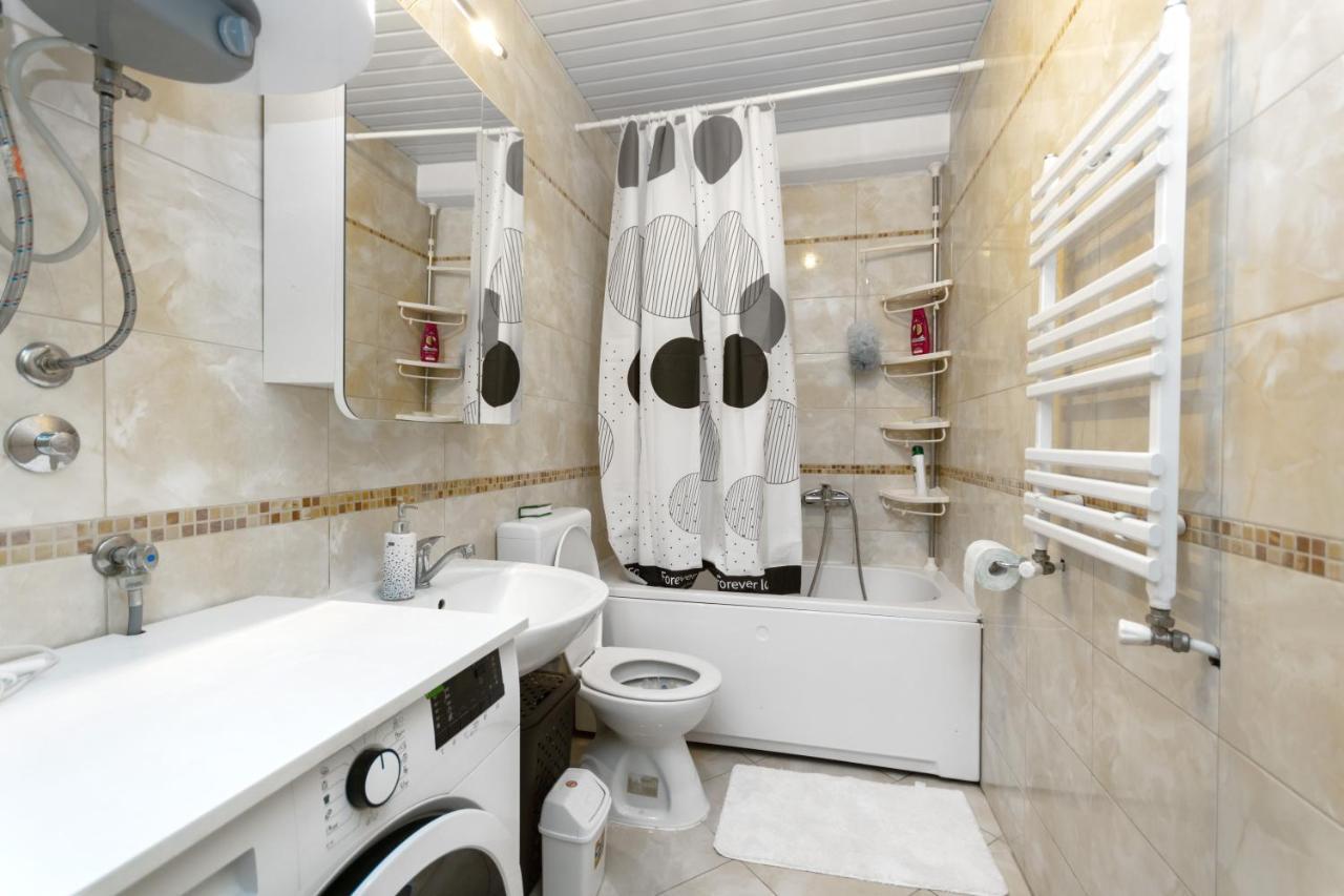 One Bedroom Apartment With Private Parking Scopia Exterior foto